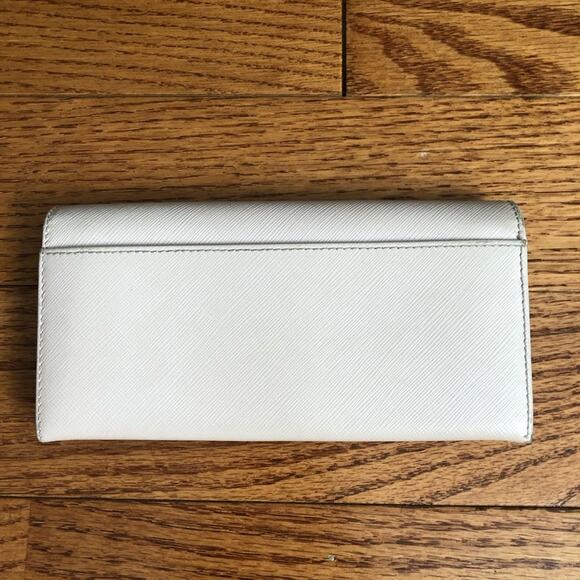 Salvatore Ferragamo Authentic Gancini Pale Pink Leather Wallet Women’s Size O/S - Picture 3 of 9